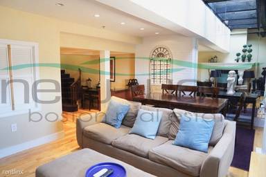 Main picture of 113 Beacon St