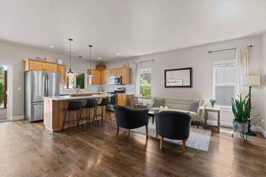 Main picture of 61296 Sunflower Ln