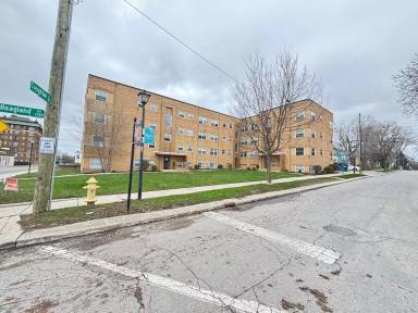 Main picture of 2222 Hoagland Ave