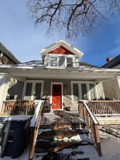 Main picture of 626 N 10th Ave E