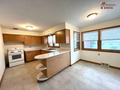 Main picture of 3760 S Clement Ave