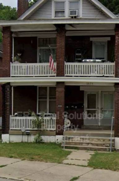 Main picture of 3571 Vine St