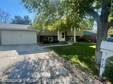 Main picture of 954 S Victor Way