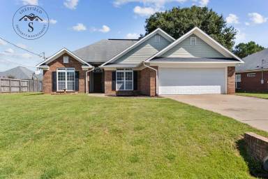 Main picture of 5 Leah Ct