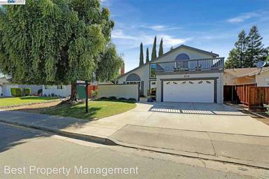 Main picture of 145 Elvira St