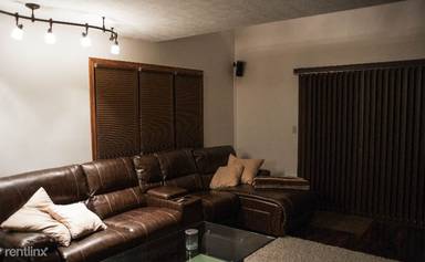 Main picture of 1201 Surrey Point Dr SE