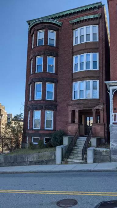 Main picture of 3 State St