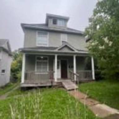 Main picture of 425 N 27th Ave W