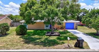 Main picture of 1612 SE Cascella Ct