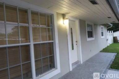 Main picture of 4250 SW 74th Ave