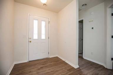 Main picture of 920 Honeysuckle Dr