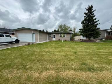 Main picture of 1204 Adobe Dr