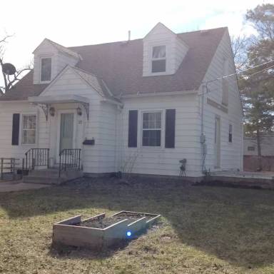Main picture of 27 9th St SE