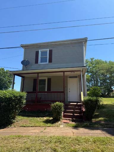 Main picture of 2400 Garfield Ave
