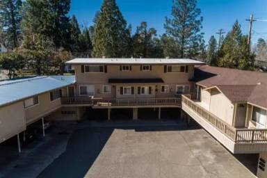Main picture of 920 Pacific St