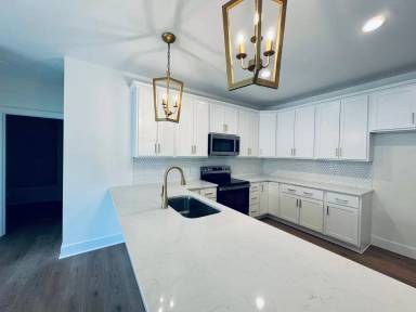 Main picture of 419 Rotunda St