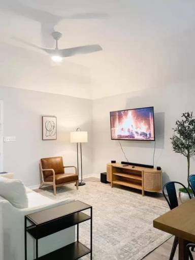 Main picture of 14 Twin Echo Ct