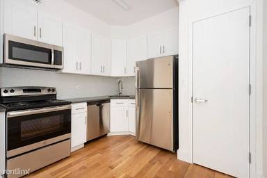 Main picture of 216 Boerum St
