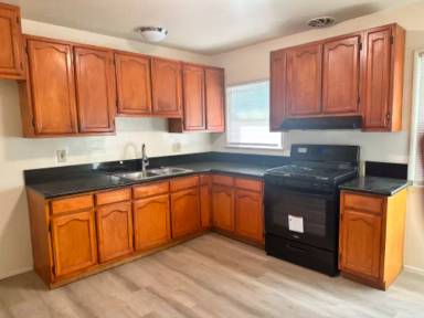 Main picture of 433 W. QUEEN STREET - 6