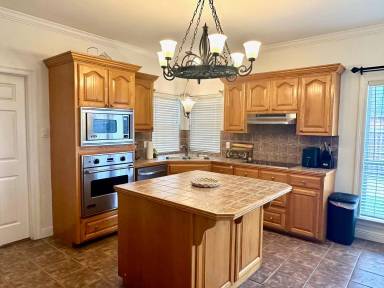 Main picture of 10630 Hilltree Dr