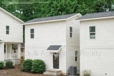 Main picture of 2811 Wilcox Pl