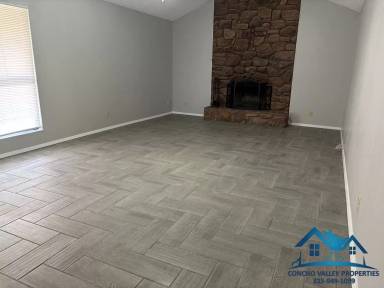 Main picture of 1231 Rita Cir