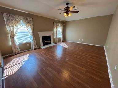 Main picture of 204 Lottie Ln