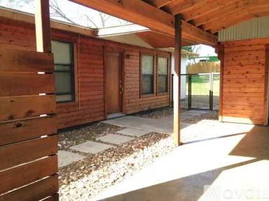 Main picture of 504 Clover Ct