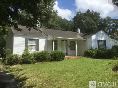 Main picture of 2507 N Oak St