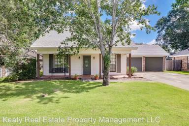 Main picture of 815 Rosedown Ln