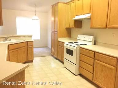 Main picture of 2435 N Shoemaker Ave