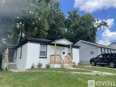 Main picture of 1028 McArthur Ave