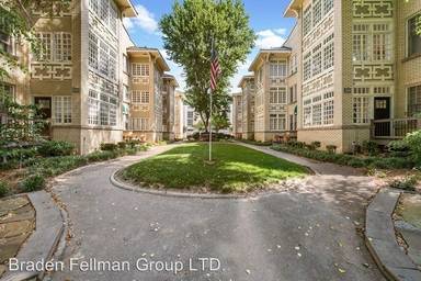 Main picture of 934 Ponce de Leon Ave NE