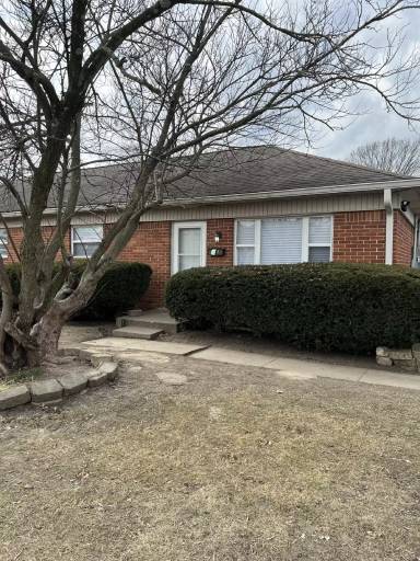 Main picture of 20 Pleasant St