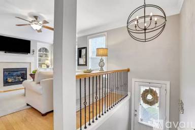 Main picture of 2122 Cobblestone Cir NE