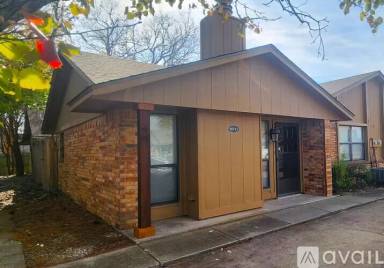 Main picture of 907 NE Tortoise Dr