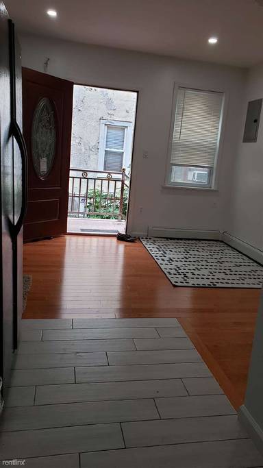 Main picture of 2121 80th St