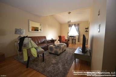 Main picture of 385 Dorchester St