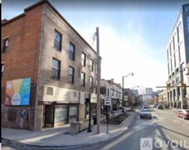 Main picture of 726 N High St