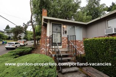 Main picture of 4239 SE 15th Ave