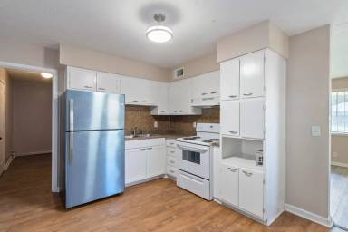 Main picture of 1052 Enoch Dr