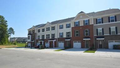 Main picture of 806 Suffield Way