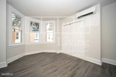 Main picture of 2835 N Ringgold St