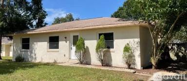Main picture of 3219 Pine Tree Dr