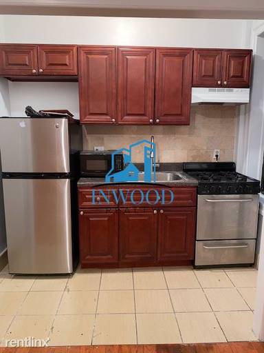 Main picture of 1541 Williamsbridge Rd