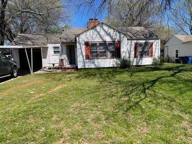 Main picture of 3207 E 29th St