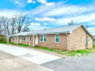 Main picture of 211 Lexington Dr