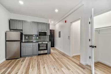 Main picture of 3836 W Girard Ave