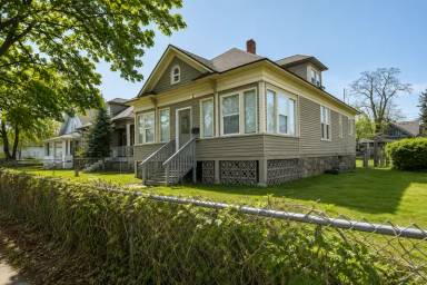 Main picture of 1011 E Augusta Ave