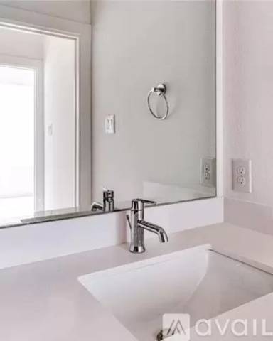 Main picture of 427 W 10th St
